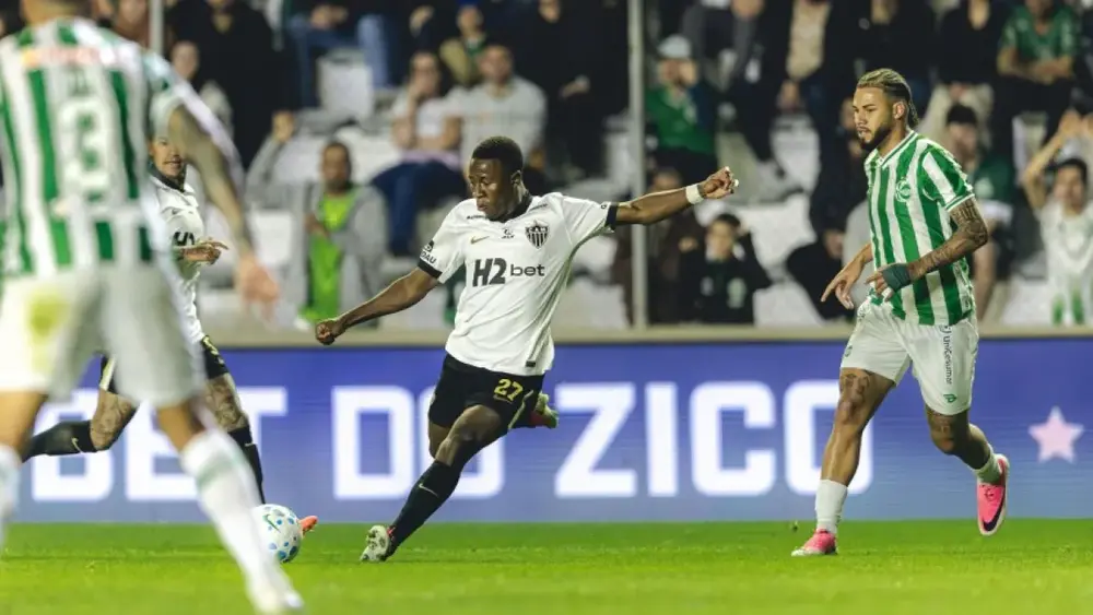 Atlético-MG vence no fim e avança às quartas da Copa do Brasil