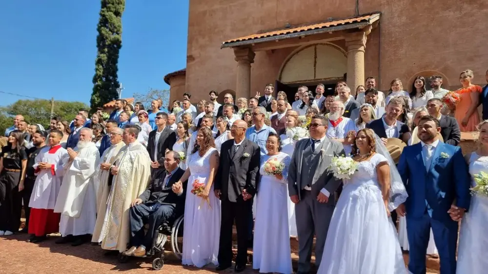 Casamento comunitário reúne 43 casais em Campo Grande