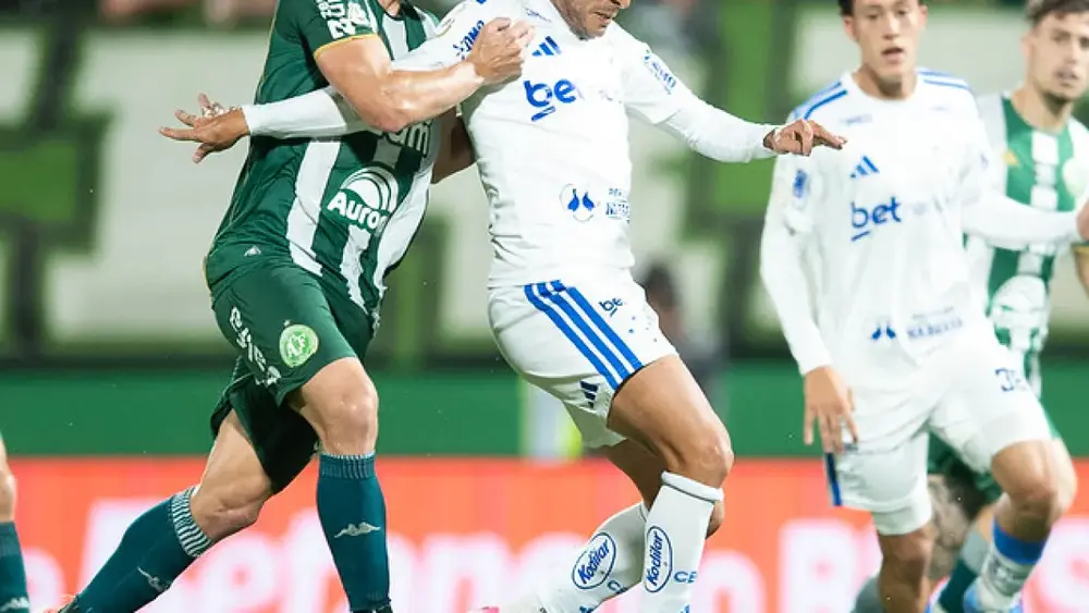 Chapecoense e Cruzeiro empatam e decidem vaga no Mineirão