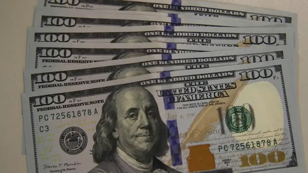 Dólar fecha a R$ 5,19 com alta e saída de capital estrangeiro