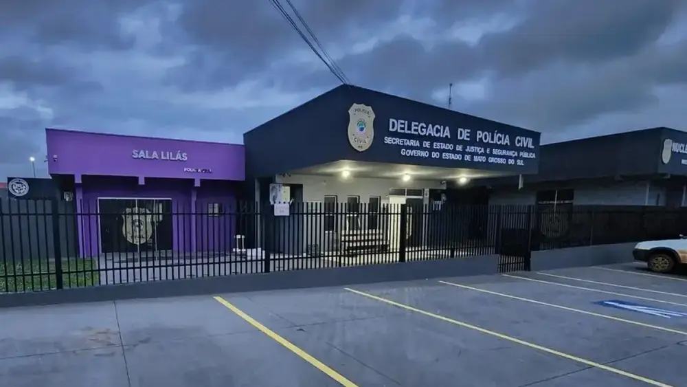 Jovem é morto a tiros ao abrir portão de casa em Costa Rica