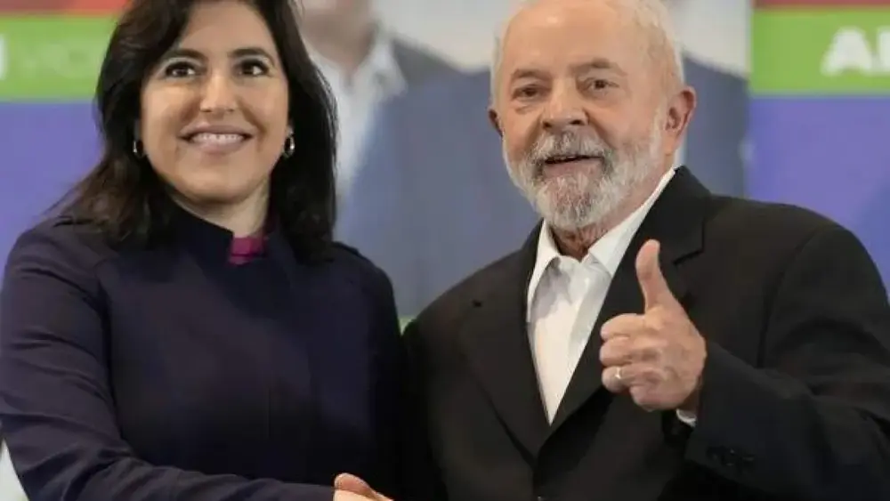 Lula é multado em R$ 15 mil por pedir votos a Tebet