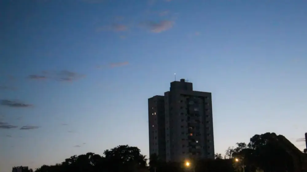 MS tem tempo seco e calor com máxima de até 34°C
