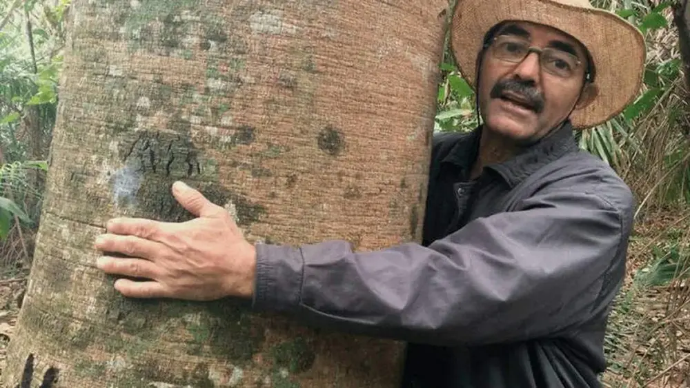 Pantaneiro que salvou fazenda com diques vira livro