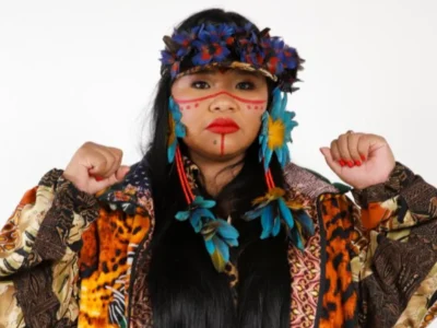 MC Anarandá leva rap indígena e ancestralidade a show intimista