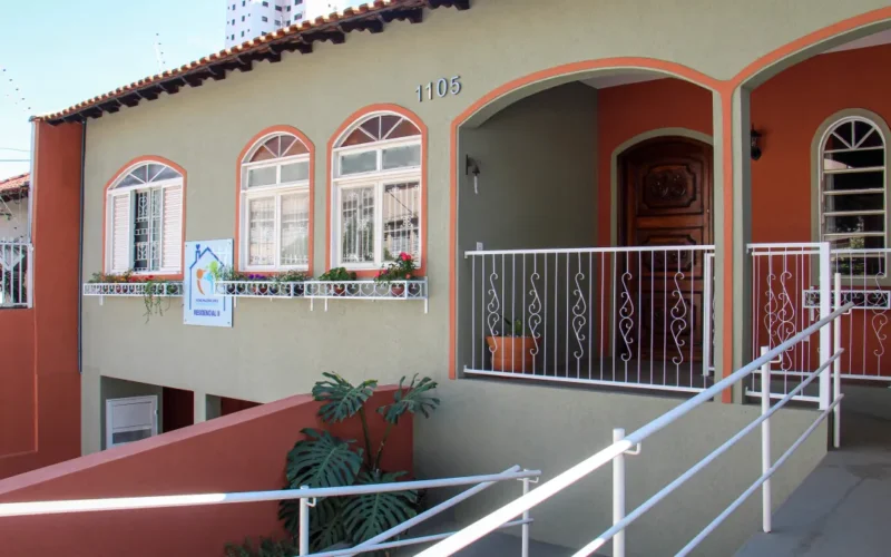Residencial exclusivo para idosas abre segunda unidade em casa acolhedora