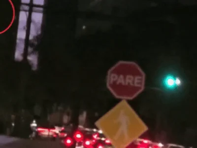 Falha em semáforo coloca dois sinais verdes ao mesmo tempo em Campo Grande